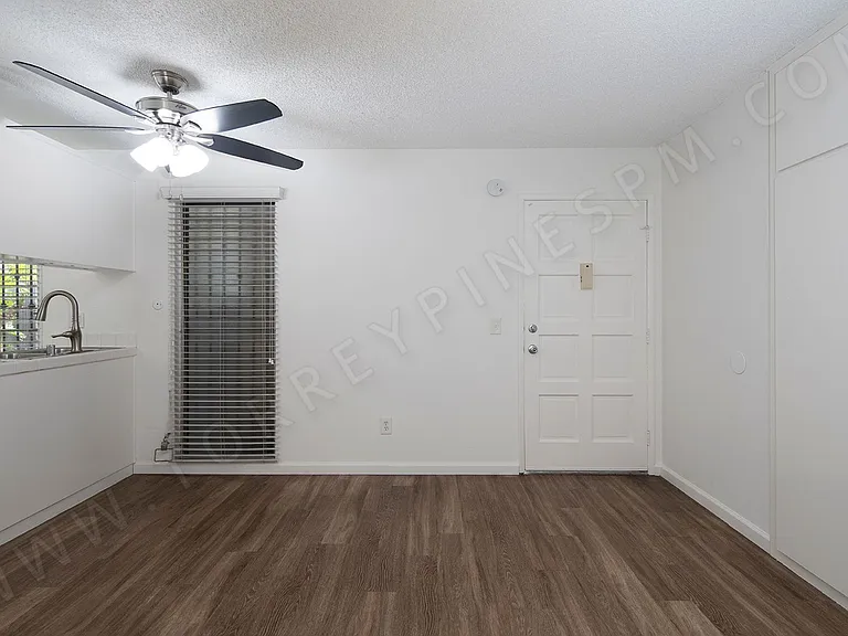 2112 Garnet Avenue — Photo 6