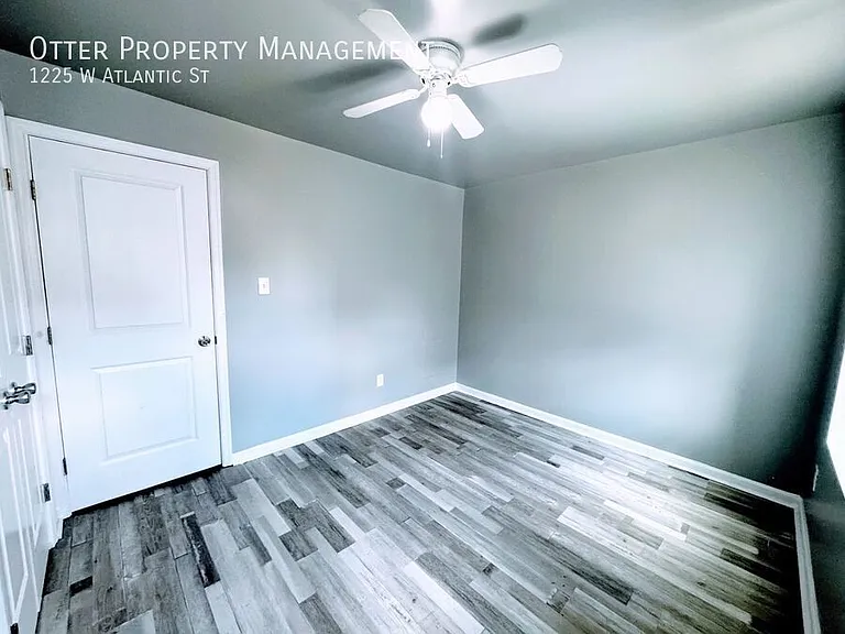 1225 W Atlantic St — Photo 19