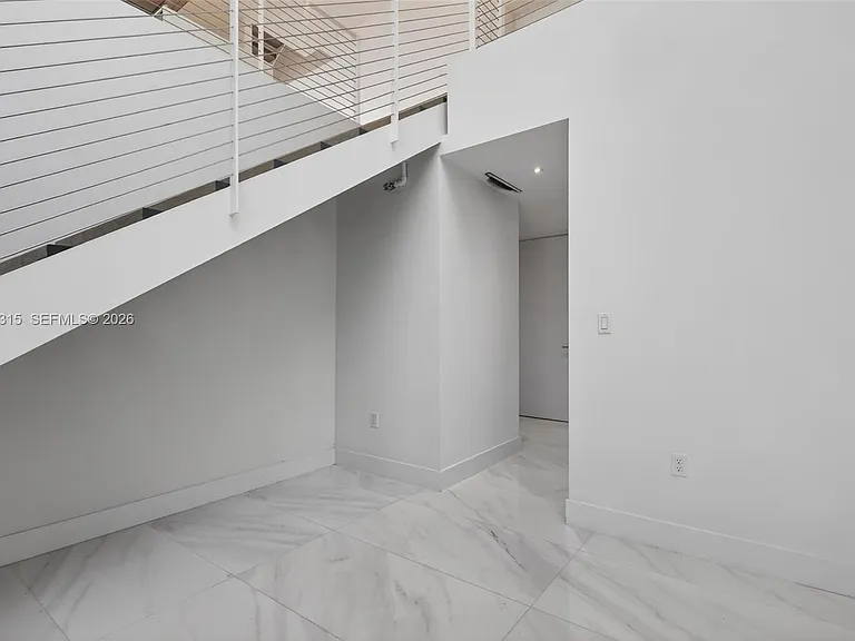 3750 Yacht Club Dr #Townhouse 5 — Photo 6