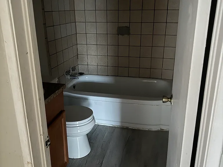 117 Collins Ave — Photo 5