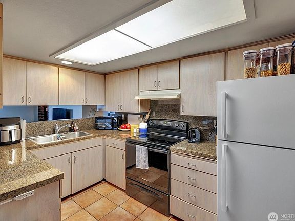 3rd image of 101 147th Ave SE APT 1