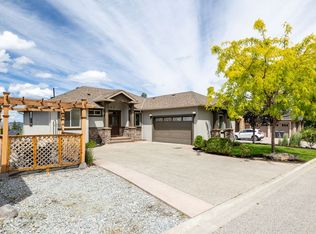 368 Trumpeter Ct, Kelowna, BC V1W5J4