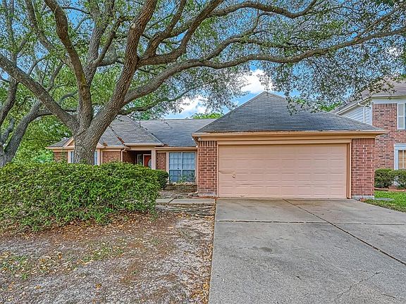 2nd image of 18108 Garden Manor Dr