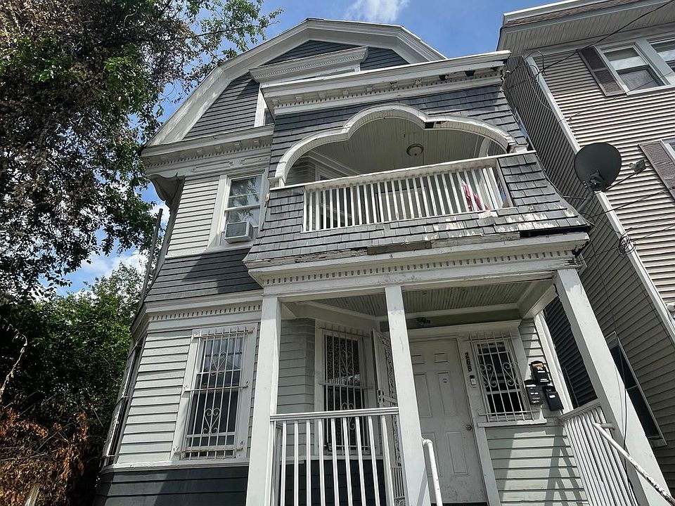 1st image of 268 Ellis Ave #3