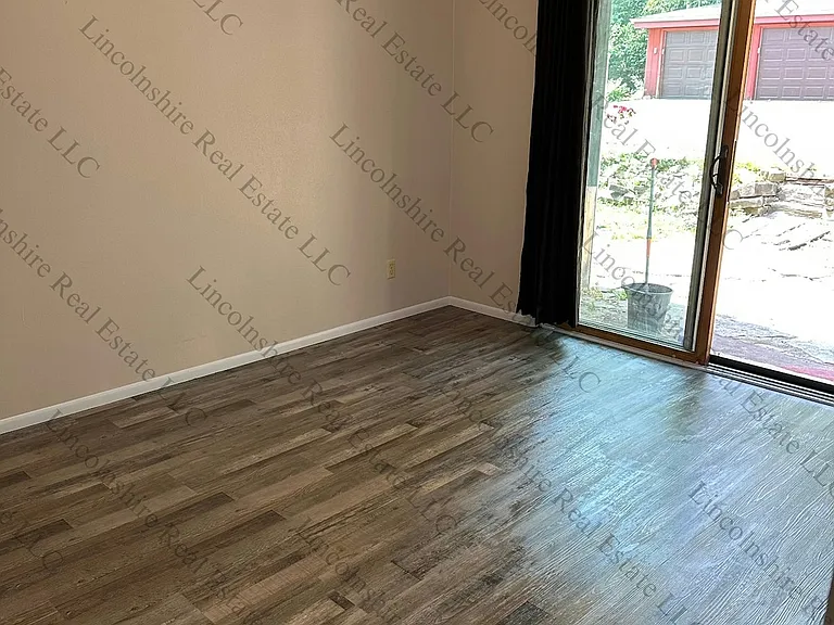 1015 Summit Ave #2 — Photo 9