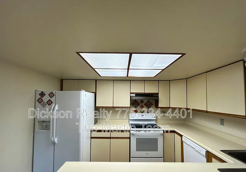 3 bed, 2.0 bath, 1308 sqft, $2,150 — Photo 4