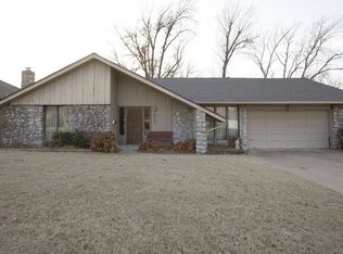 5822 S Maplewood Ave, Tulsa, OK 74135