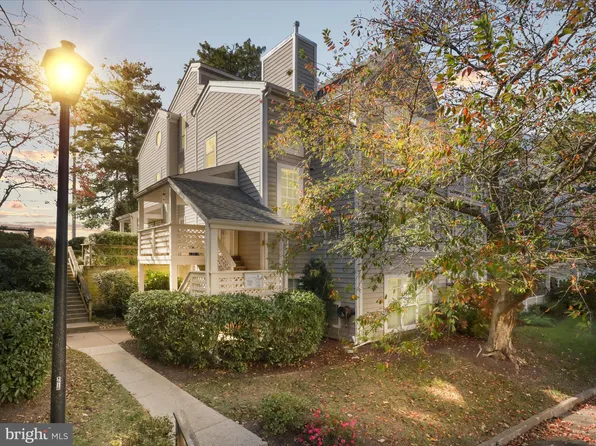 7757 Willow Point Dr #7757, Falls Church, VA 22042