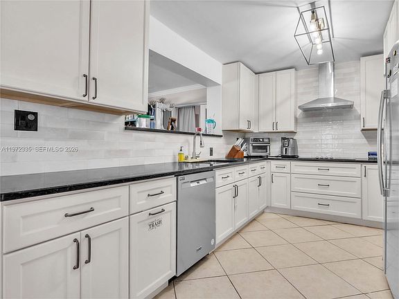2nd image of 13821 SW 14th St