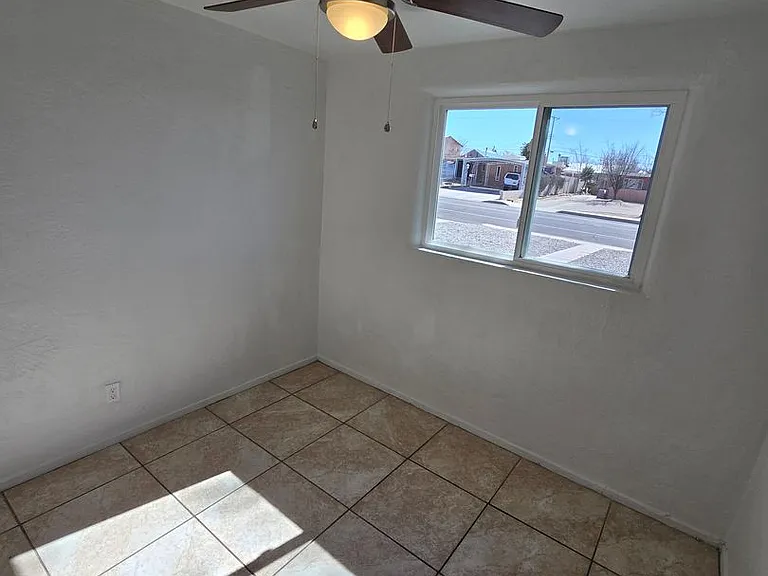 4811 Comanche Rd NE — Photo 2