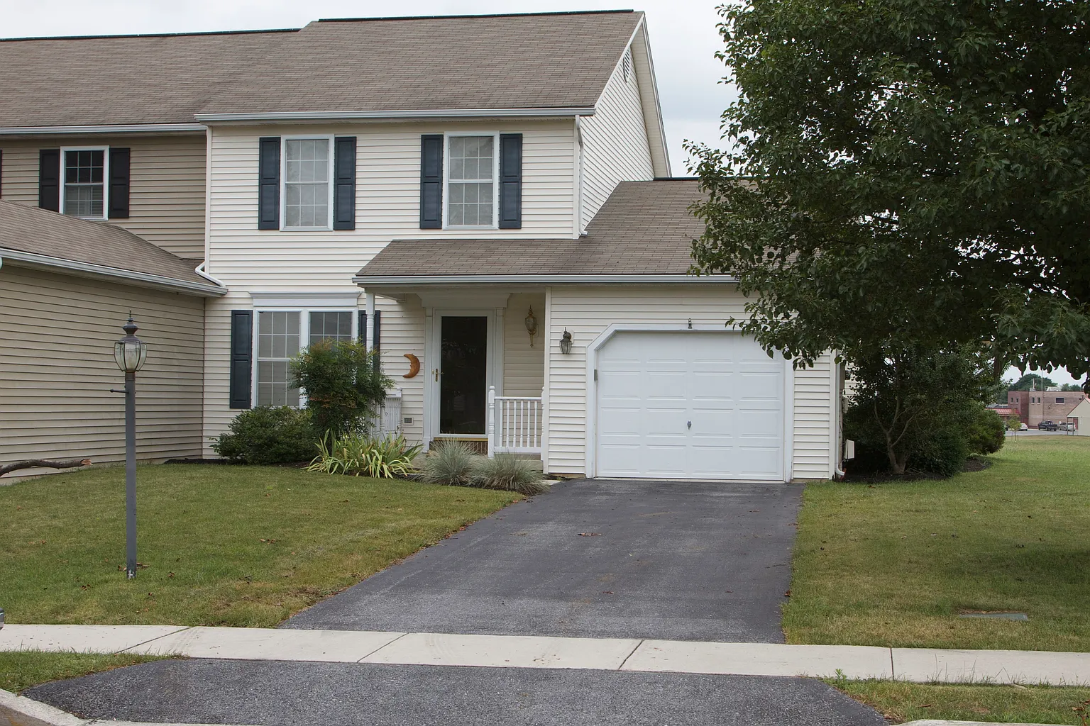 38 Nottingham Dr photo 1