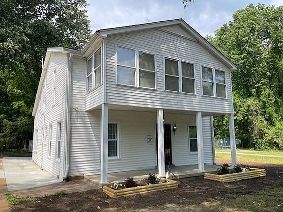 2nd image of 725 Loeb St