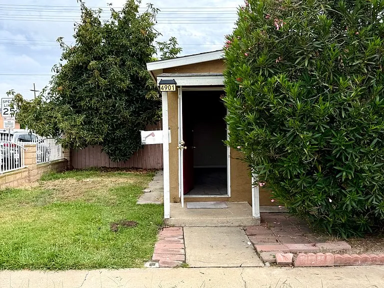 4901 Frink Ave — Photo 34
