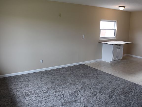 4th image of 6789 Lewis Dr