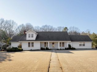 304 Elledge Ln, Muscle Shoals, AL 35661