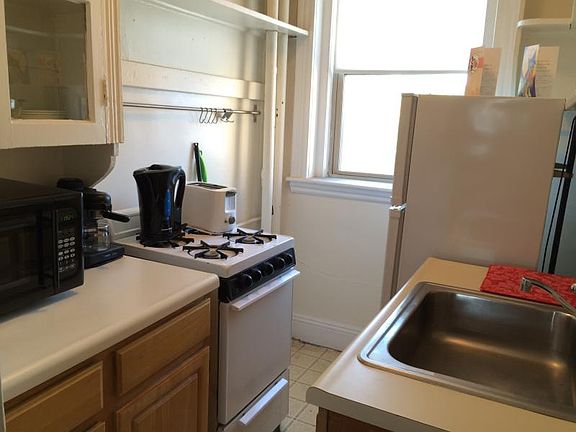 5th image of 1209 Boylston St APT 22