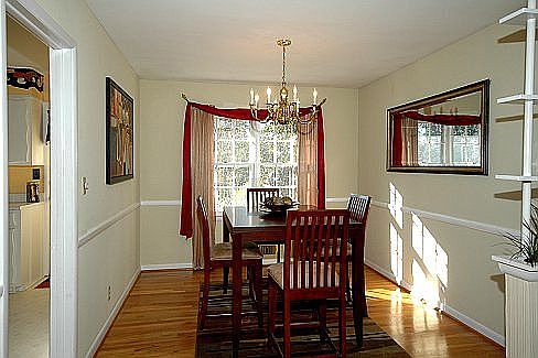 5th image of 2206 Rockwood Dr SE
