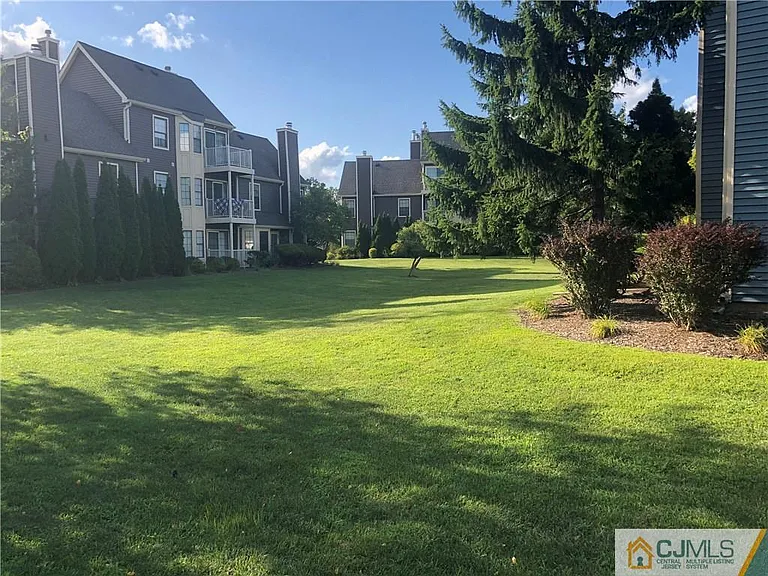 27 Lear Ct — Photo 5