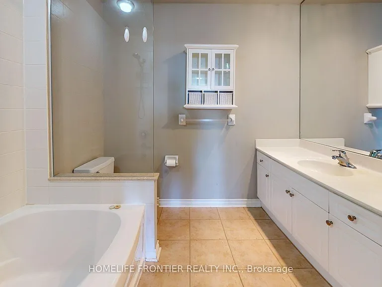 3351 Cawthra Rd #402 — Photo 16