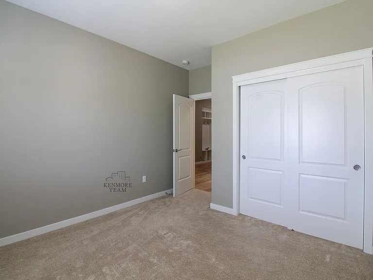 4743 Jodie St — Photo 10