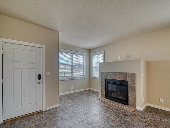 5th image of 203 Chestnut St