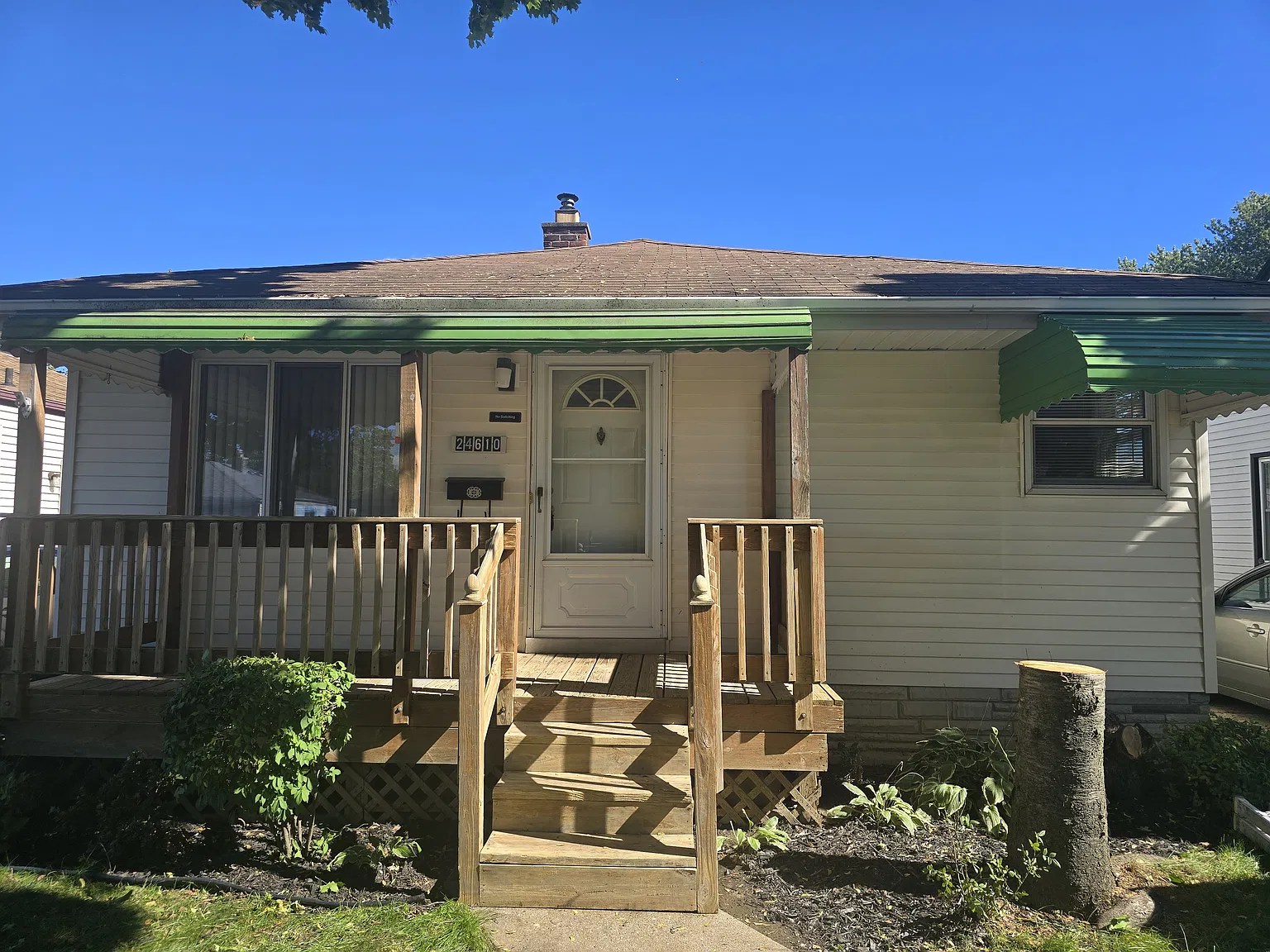 3 bed, 1000 sqft, $1,600 — Photo 1