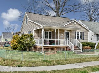 257 Evans Pl, Saddle Brook, NJ 07663