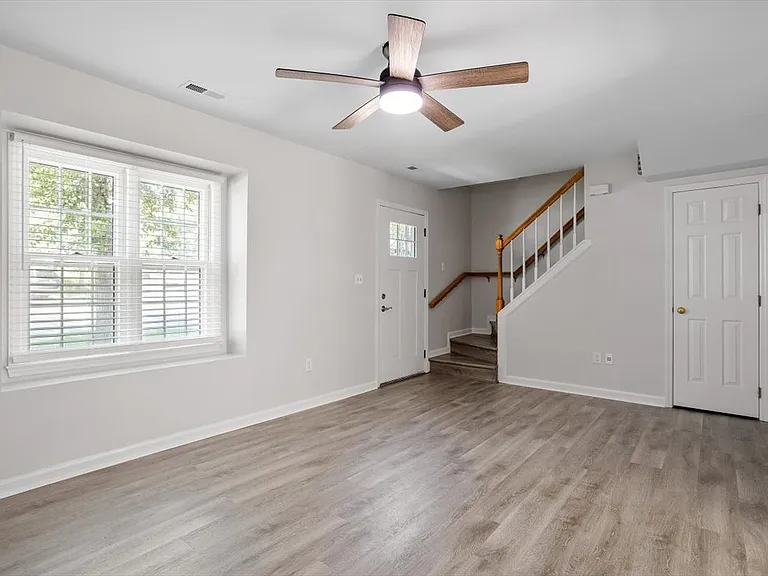 302 Wax Myrtle Ct — Photo 16