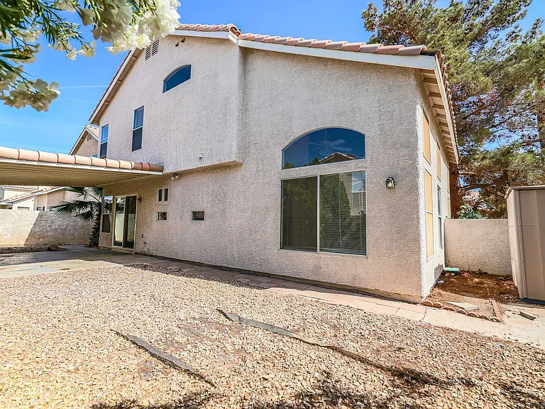 2930 Seasons Ave — Photo 18