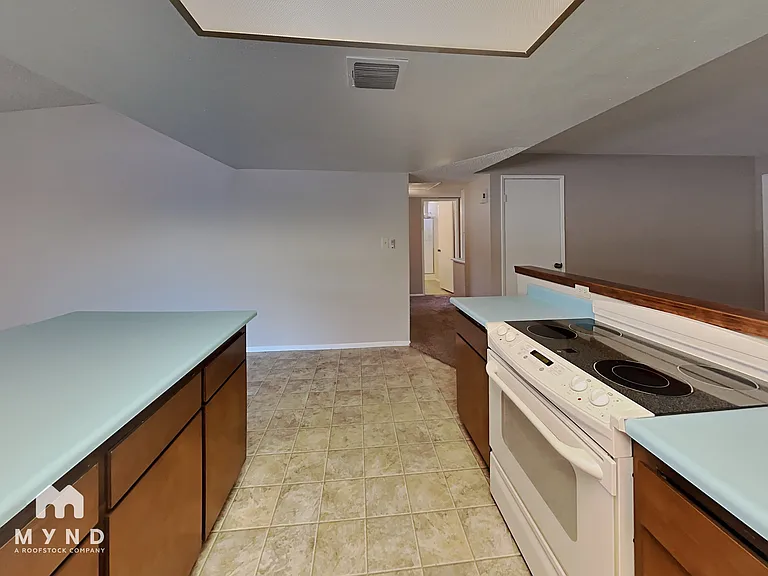 4250 E Kiowa St — Photo 5
