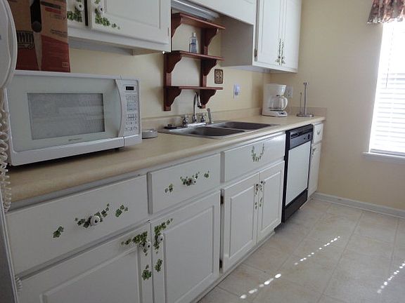 4th image of 140 Hammond Place Cir