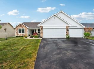 4152 Waters Edge Dr, Belvidere, IL 61008