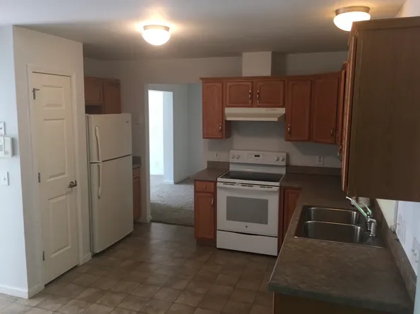 4715 Norwood Ln, Tobyhanna, PA 18466