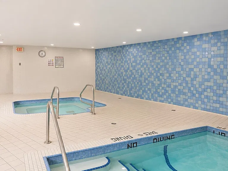 1033 Marinaside Cres #1802 — Photo 15