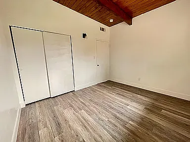 818 E Kaweah Ave — Photo 7