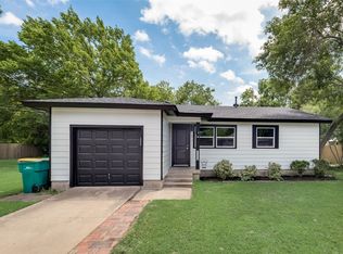 321 S Main St, Cedar Hill, TX 75104