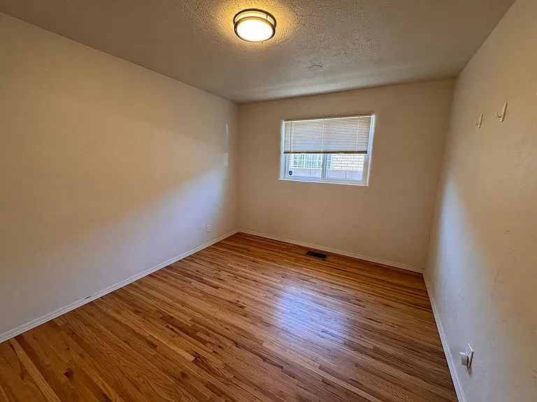 1109 Indiana St SE — Photo 6