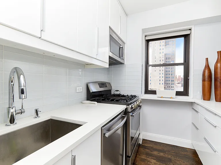 345 E 80th St #15J — Photo 7