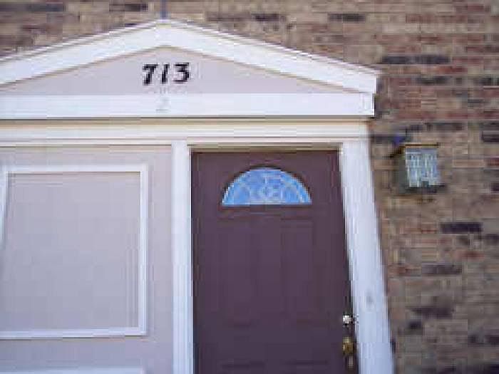1st image of 713 Lee St