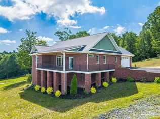 45 Viewmont Dr, Zirconia, NC 28790