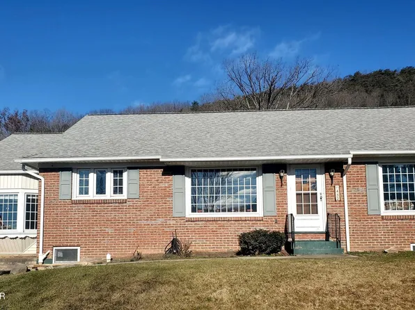 452 Woodward Ave, Lock Haven, PA 17745