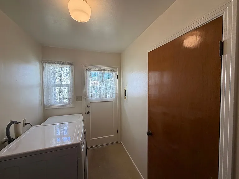 2231 Pine St — Photo 24