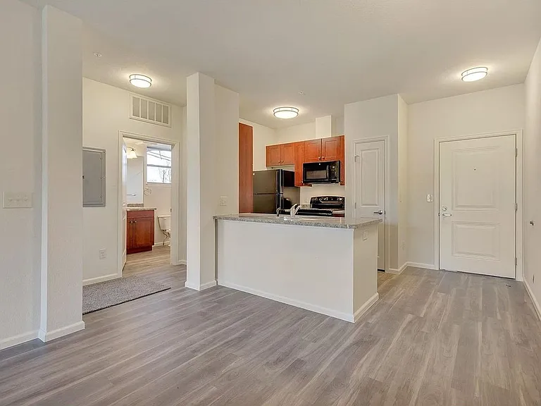 1230 Pierce St — Photo 8