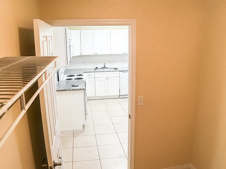 330 Dundee Dr — Photo 12