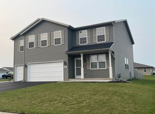 2906 Vaughndale Dr, Roscoe, IL 61115