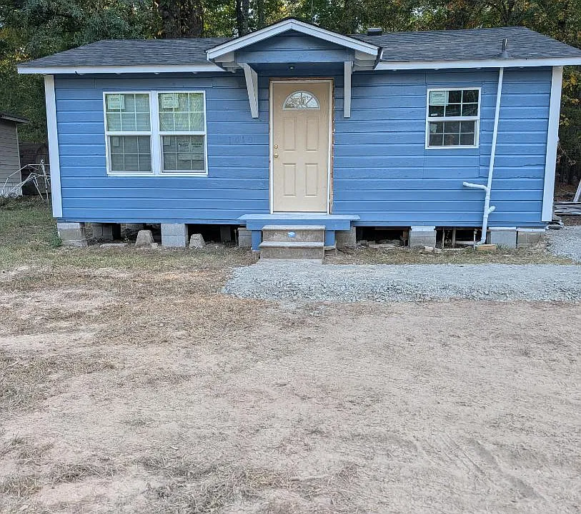 1010 E 38th Ave