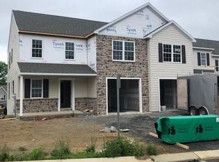 208 Red Fern Dr, East Earl, PA