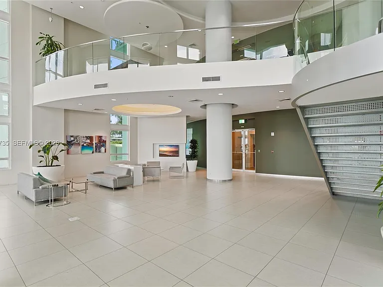 1900 N Bayshore Dr #715 — Photo 41