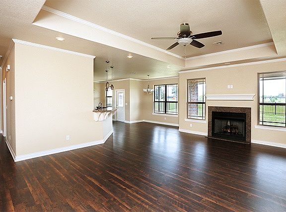 4th image of 1006 Stone Creek Dr