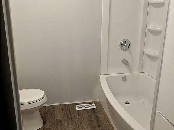 4th image of 2814 1st St